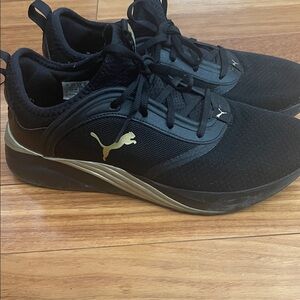Puma Men's Black and Gold Sneakers